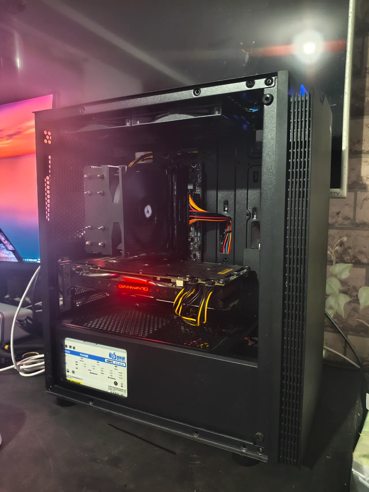 耕升1070Ti 8G 27CM 8+6供电 独显游戏机 i3 12100F 加持